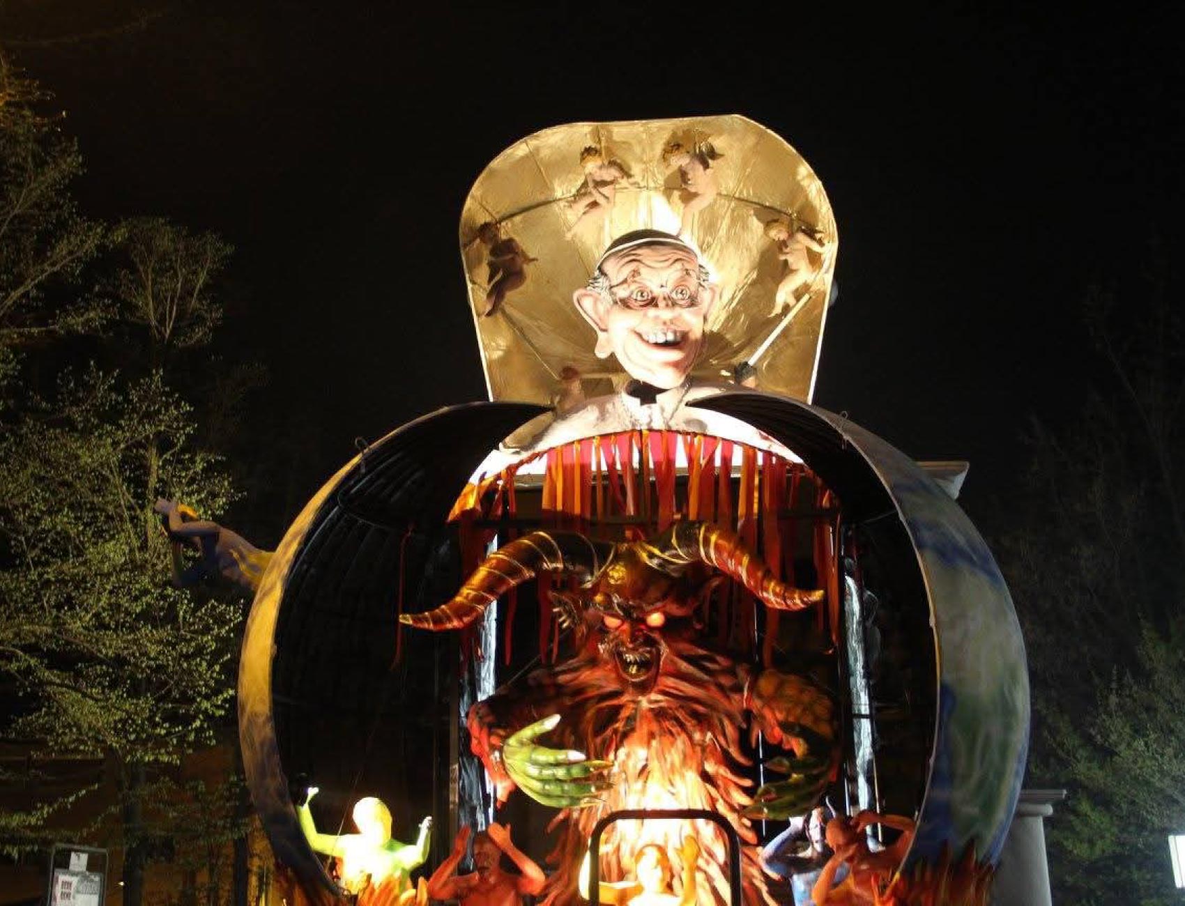 carnevale notturno carro